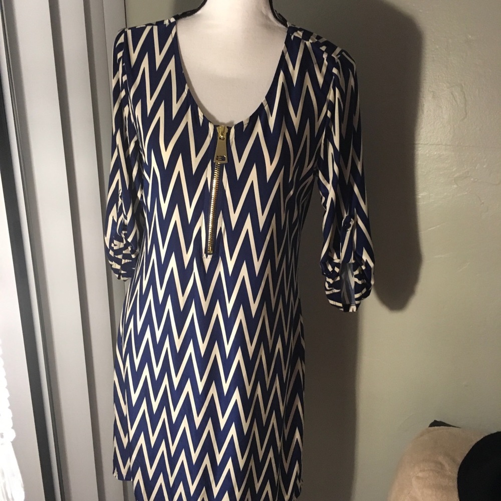 ❤️Flattering zip dress